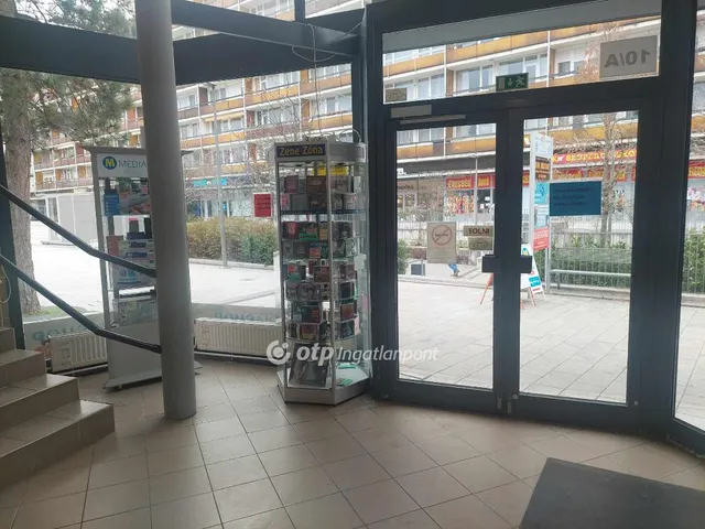 Eladó kereskedelmi és ipari ingatlan Veszprém 25 nm