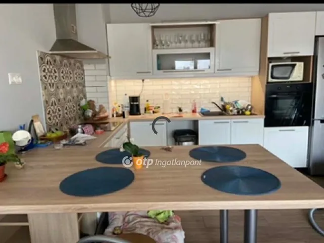 Eladó lakás Győr 64 nm