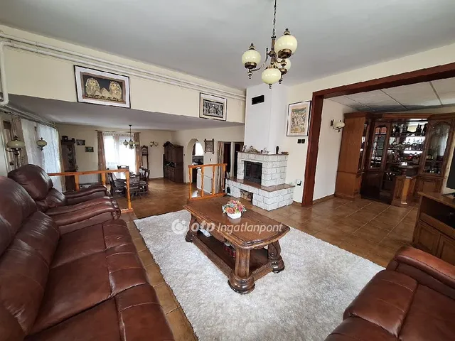 Eladó ház Székesfehérvár 304 nm