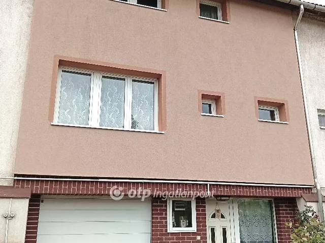 Eladó ház Ajka 126 nm