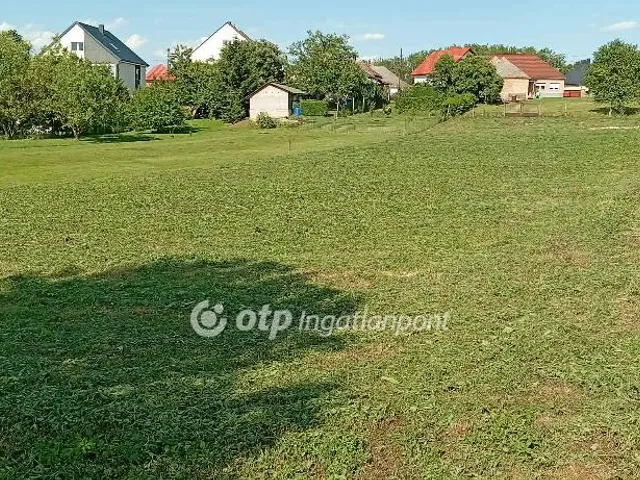 Eladó telek Nagyesztergár 1602 nm