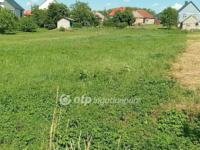 Eladó telek Nagyesztergár 1602 nm