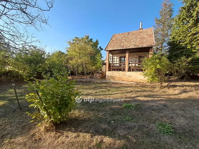 Eladó telek Veszprém 782 nm