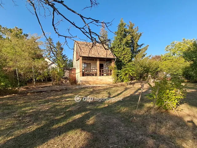 Eladó telek Veszprém 782 nm