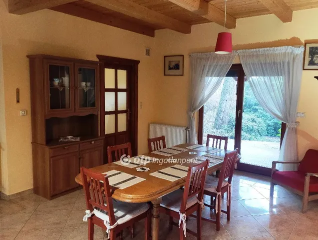 Eladó ház Tordas 220 nm