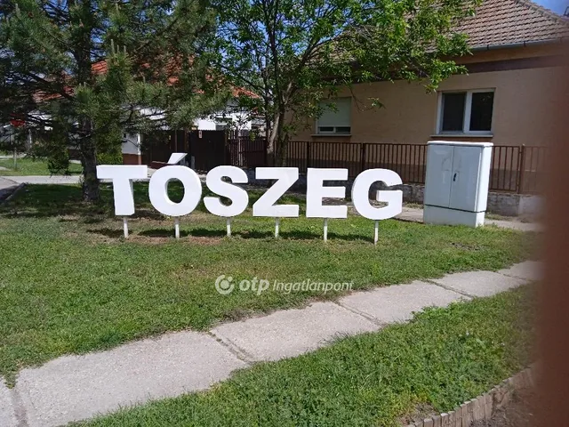 Eladó telek Tószeg, horgásztó 800 nm