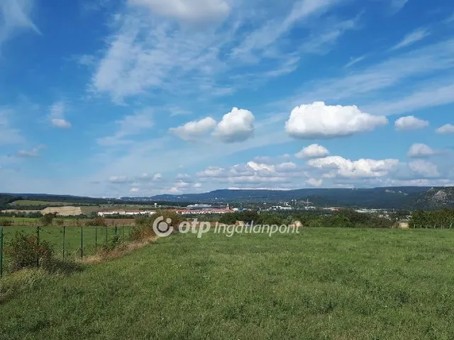 Eladó mezőgazdasági ingatlan Törökbálint 9569 nm