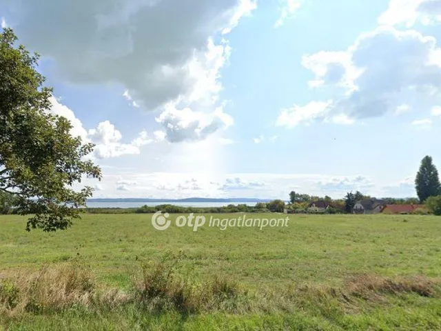 Eladó telek Balatonudvari 700 nm