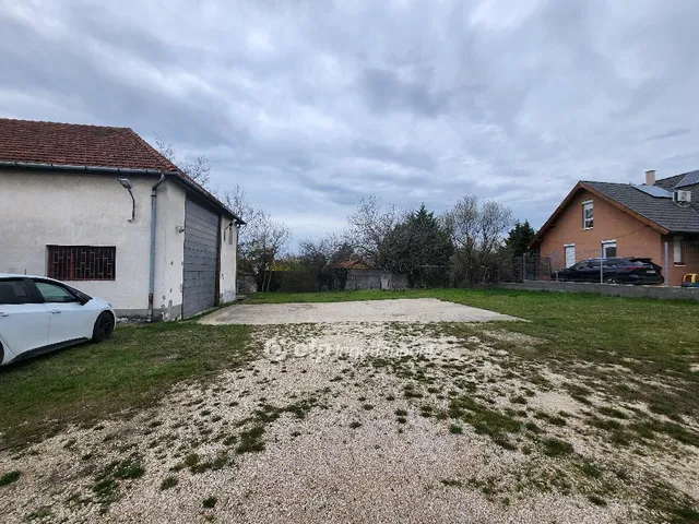 Eladó telek Érd 2288 nm