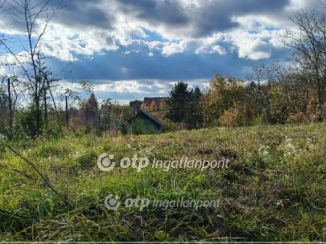 Eladó telek Zsámbék 1093 nm