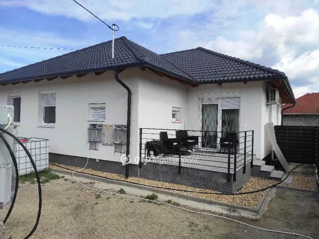 Eladó ház Százhalombatta, Újtelep 92 nm