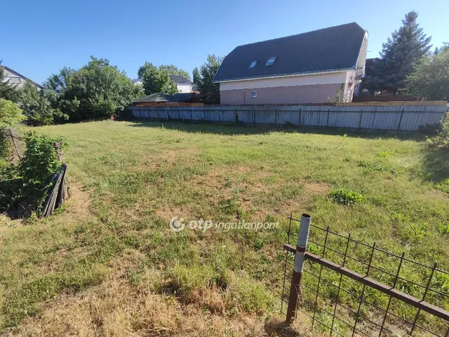 Eladó telek Érd, Újtelep 1140 nm