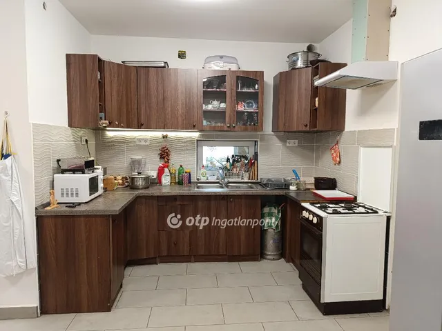 Eladó ház Sóskút, központ 87 nm