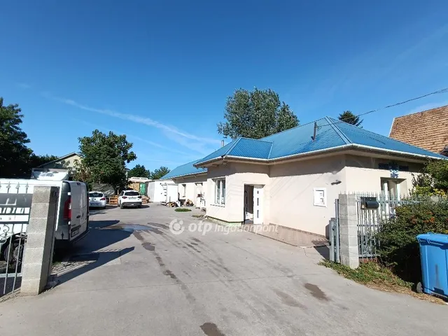 Eladó kereskedelmi és ipari ingatlan Érd, Központ 475 nm