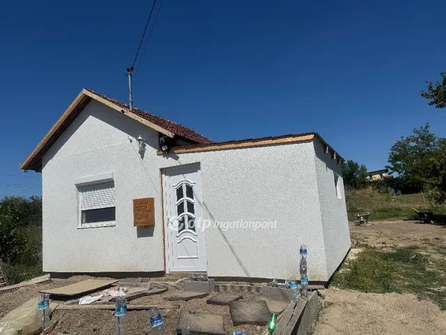 Eladó üdülő és hétvégi ház Baracska 21 nm