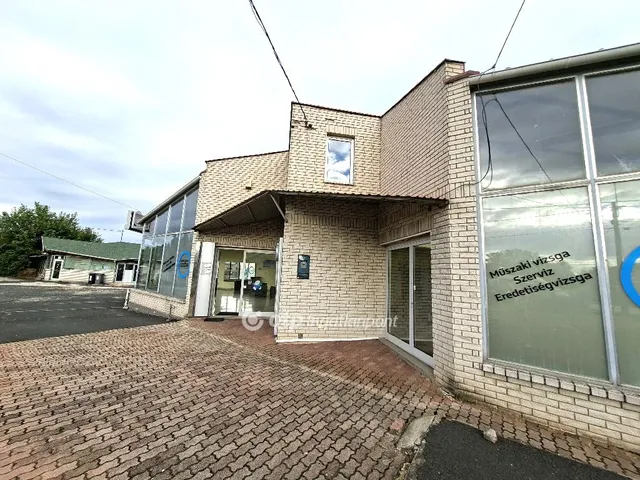 Eladó kereskedelmi és ipari ingatlan Ercsi 450 nm