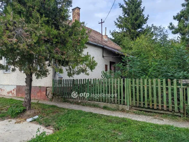 Eladó ház Mány 50 nm