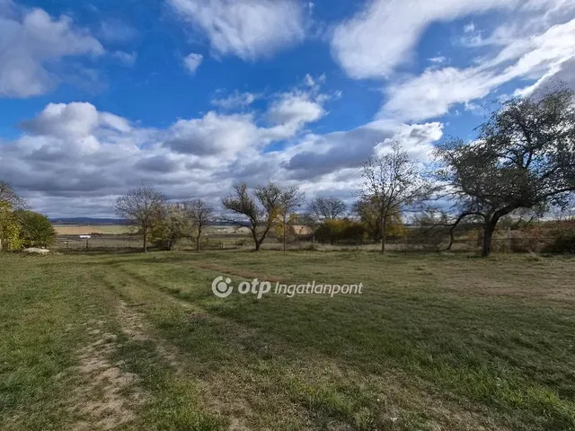 Eladó telek Bicske 10786 nm