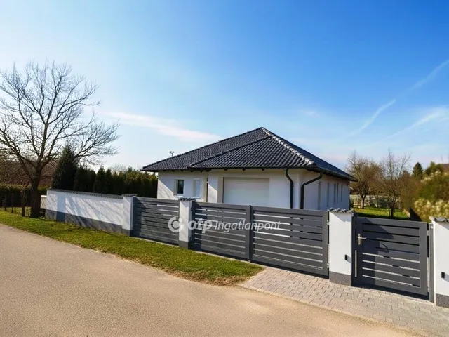 Eladó ház Érd, Fenyves-Parkváros 133 nm