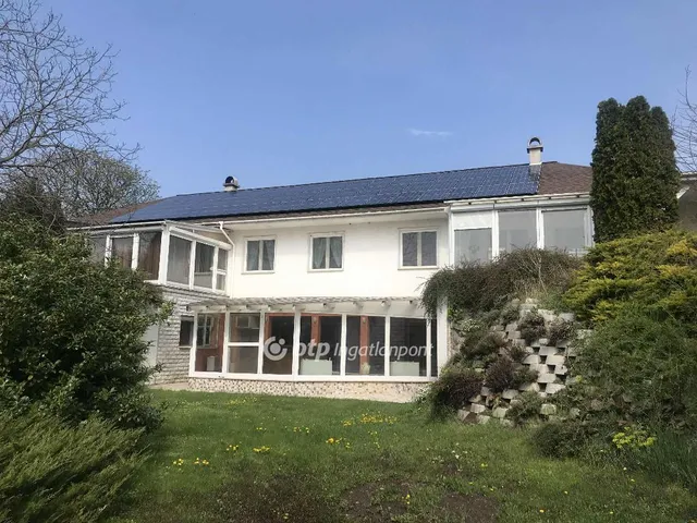 Eladó ház Kápolnásnyék 700 nm