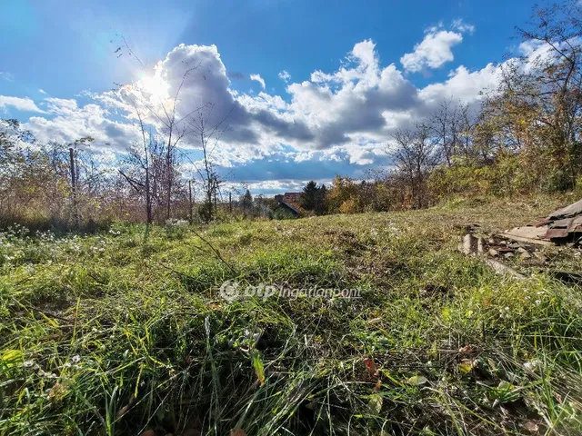 Eladó telek Zsámbék 1093 nm