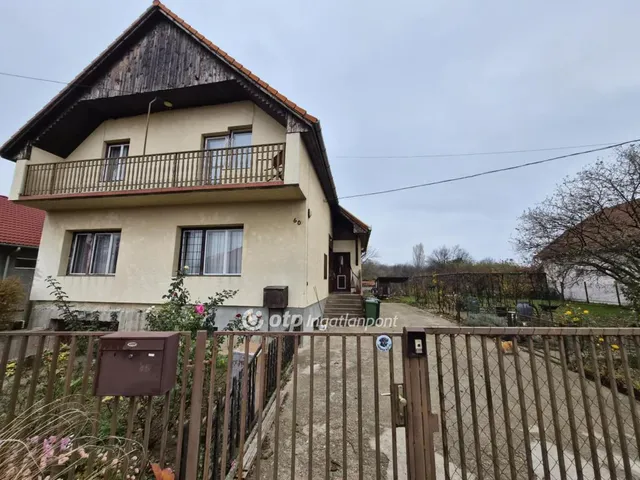 Eladó ház Ercsi 274 nm