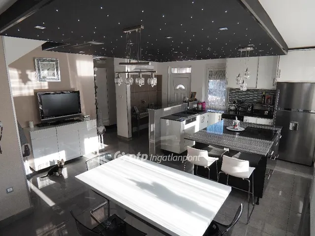 Eladó ház Ercsi 189 nm