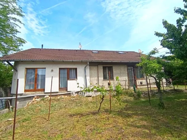 Eladó ház Érd, Dombosváros 209 nm