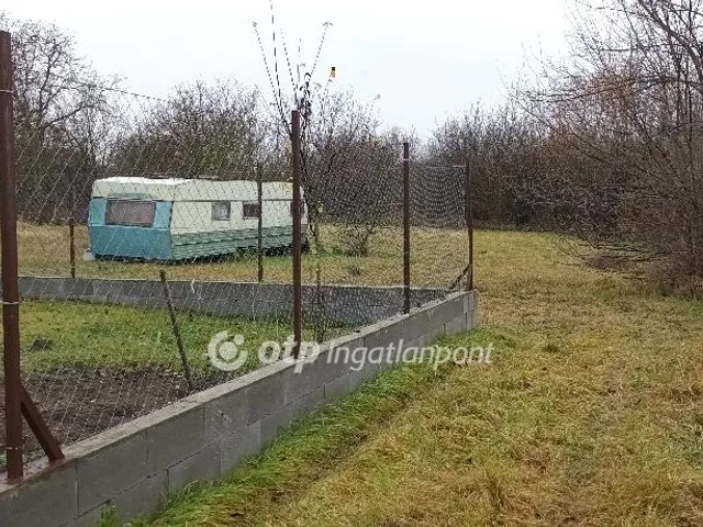 Eladó telek Baracska 1169 nm