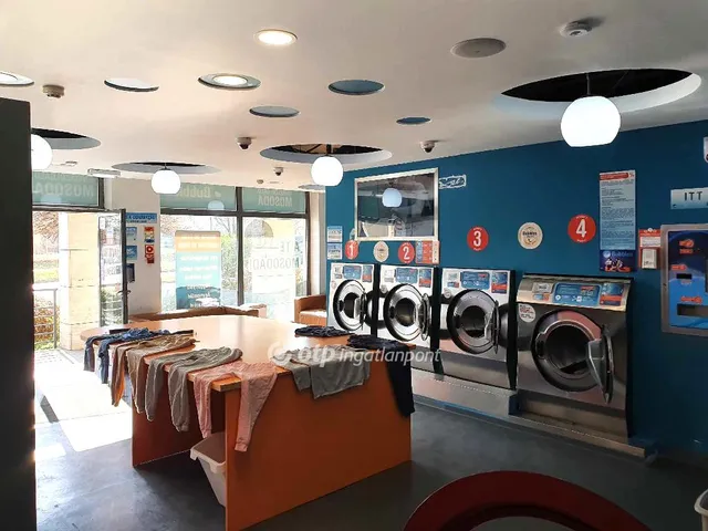 Eladó kereskedelmi és ipari ingatlan Érd 98 nm