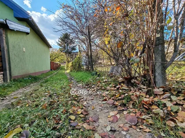 Eladó telek Zsámbék 1093 nm