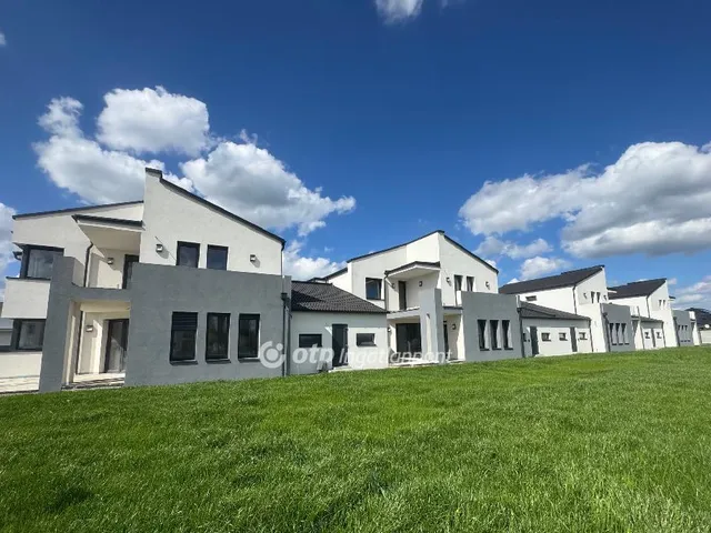 Eladó ház Velence, Bencehegy 190 nm