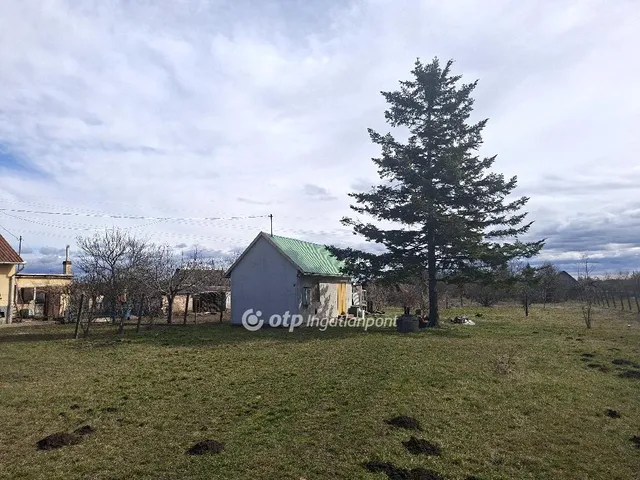 Eladó telek Ráckeresztúr 989 nm