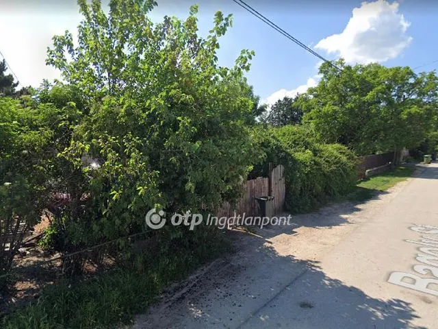 Eladó telek Érd 2408 nm