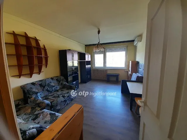 Eladó lakás Oroszlány 53 nm