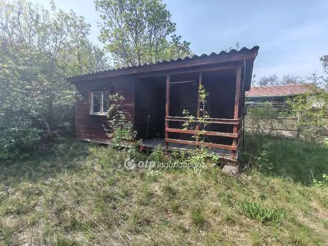 Eladó telek Csákvár 795 nm