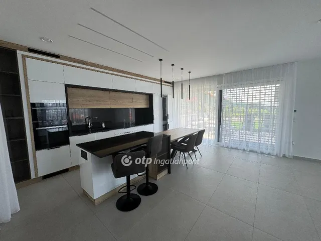 Kiadó ház Budaörs 265 nm