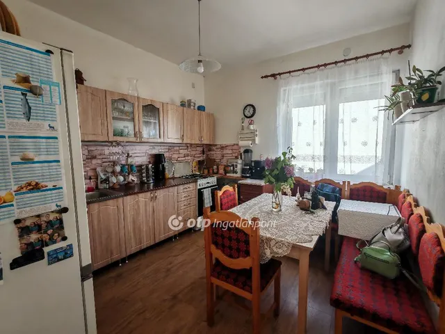 Eladó ház Zsámbék 178 nm