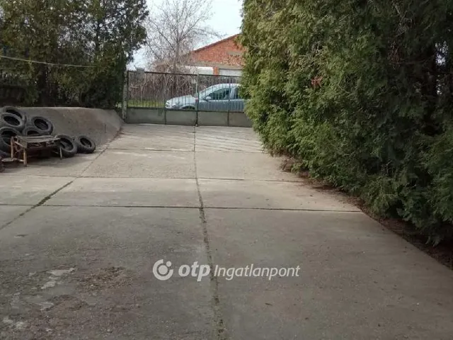 Kiadó garázs Érd, Parkváros 57 nm