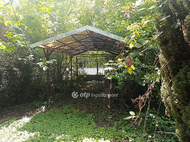 Eladó telek Törökbálint 706 nm