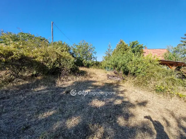 Eladó telek Zsámbék 1079 nm