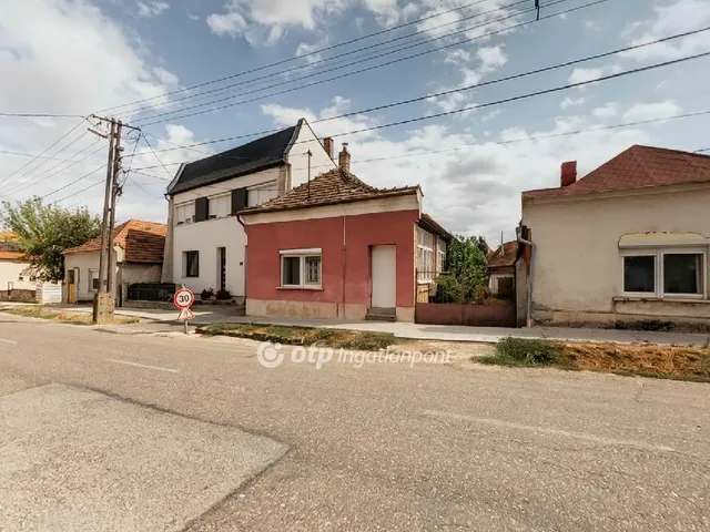 Eladó ház Süttő 87 nm