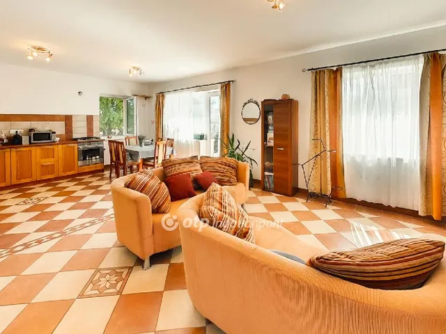 Eladó ház Páty 185 nm