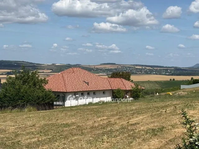 Eladó telek Budajenő 1165 nm