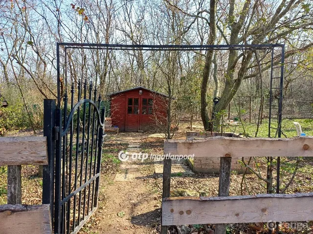 Eladó mezőgazdasági ingatlan Tök 93000 nm