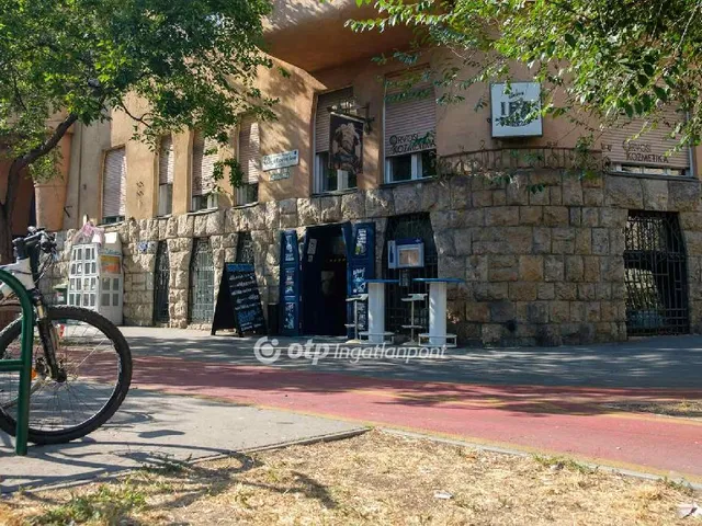 Eladó kereskedelmi és ipari ingatlan Budapest II. kerület 162 nm