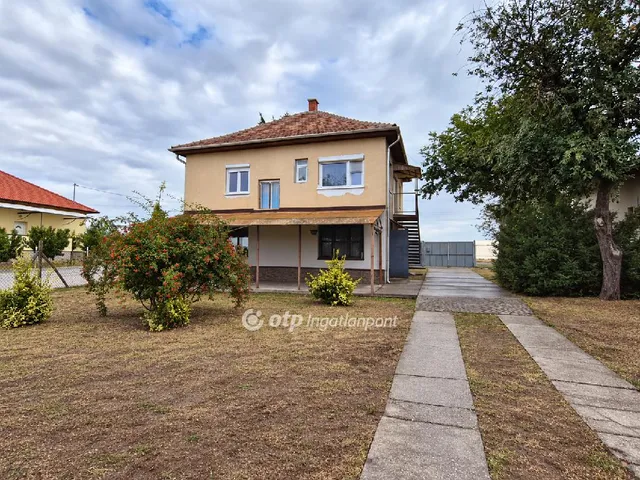 Eladó ház Iváncsa 129 nm