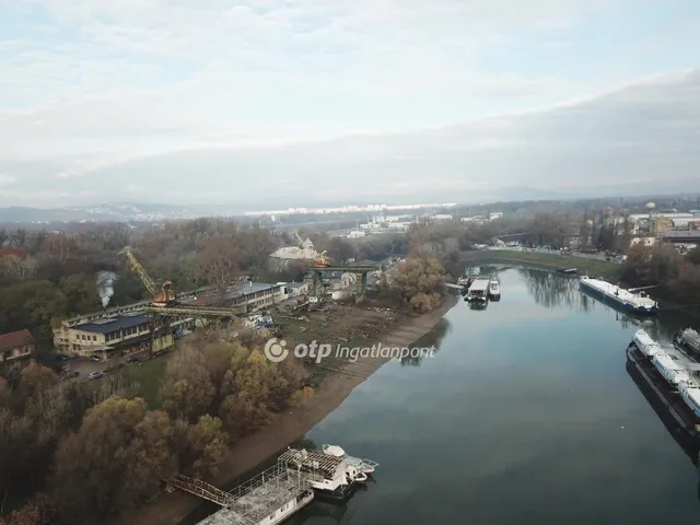 Kiadó kereskedelmi és ipari ingatlan Budapest IV. kerület 212 nm