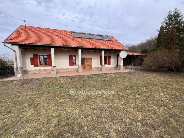 Kiadó kereskedelmi és ipari ingatlan Páty 75 nm