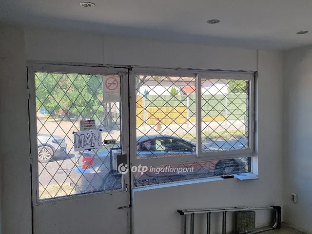 Kiadó kereskedelmi és ipari ingatlan Budapest XXI. kerület, Víztorony 16 nm